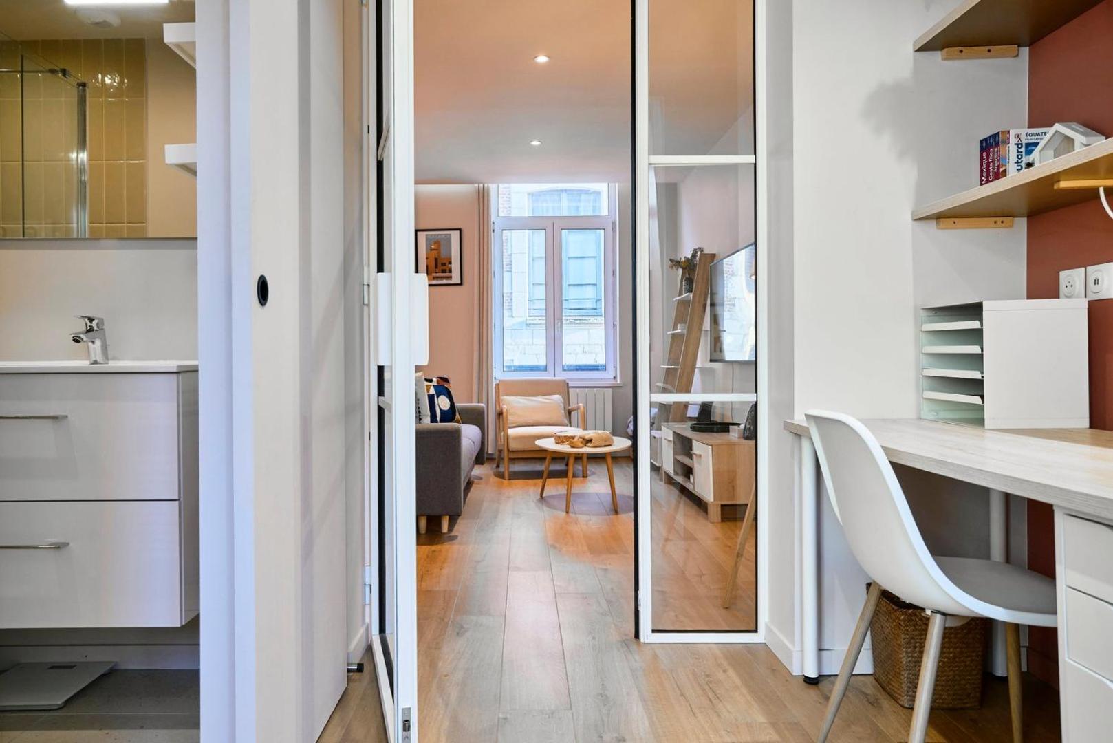 Apartment With Parking In The Heart Of Old 릴 외부 사진